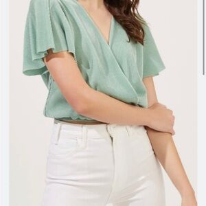 ASTR Flowy Metallic Top Light Green XS